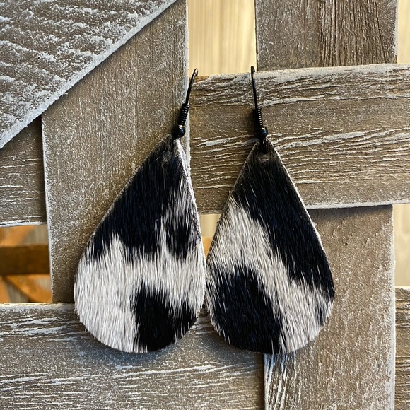 Cowhide earrings, black and white, hair on hide, wrangler southwestern gift - Picture 3 of 6